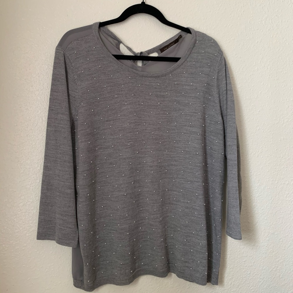 scoop neck gray sweater